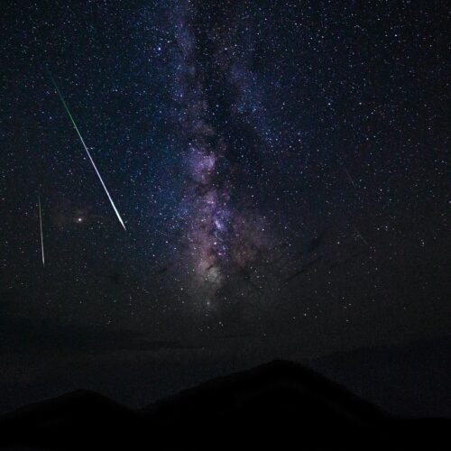 Lyrid Meteor Shower Captivates Global Skywatchers with Spectacular Display