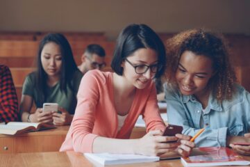 UK Moves to Enforce Legal Ban on Mobile Phones in Schools